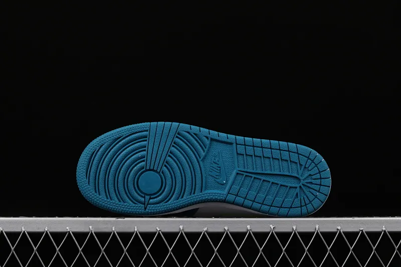 All categories Air Jordan Jordan series basketball shoes Air Jordan 1 Mid Air Jordan 1 Mid AJ1 Joe 1 mid-top cultural basketball shoes 555112-300